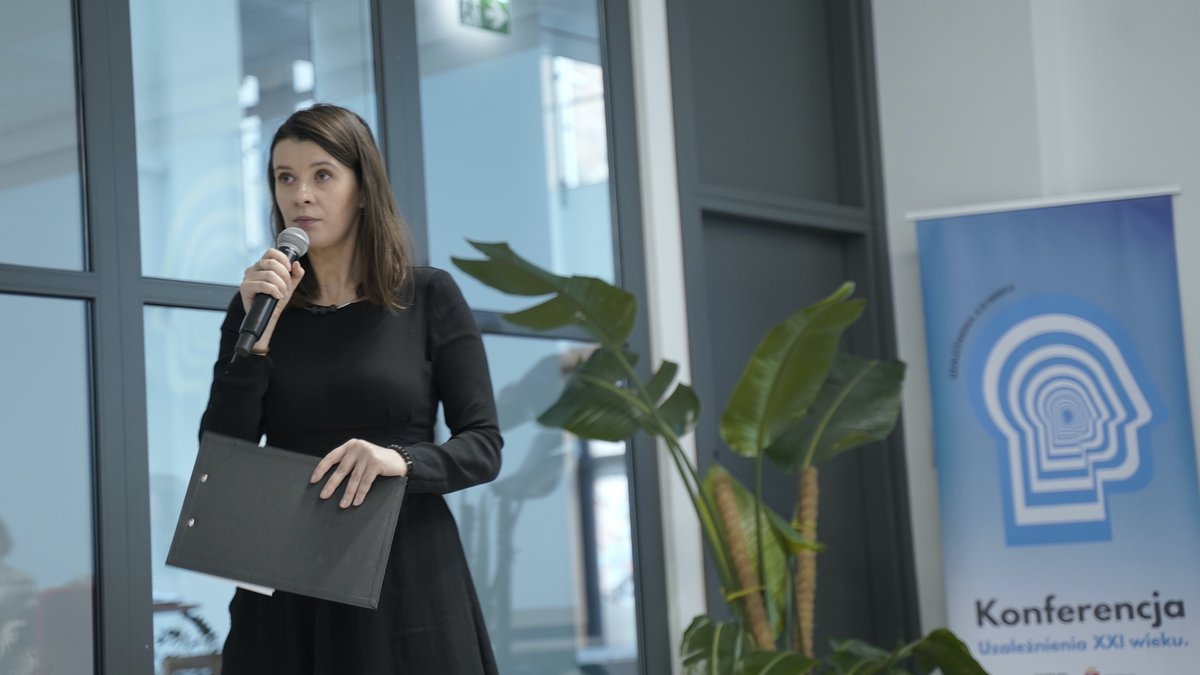 PSPNpl's tweet photo. This is how we ended the cycle of inspiring debates and conferences on "21st Century Addictions", in collaboration with the Office of Assistance and Social Projects of the City of Warsaw (@Warszawa). Available online --> https://t.co/t5QBXmjNV2 https://t.co/lTw61uurOa