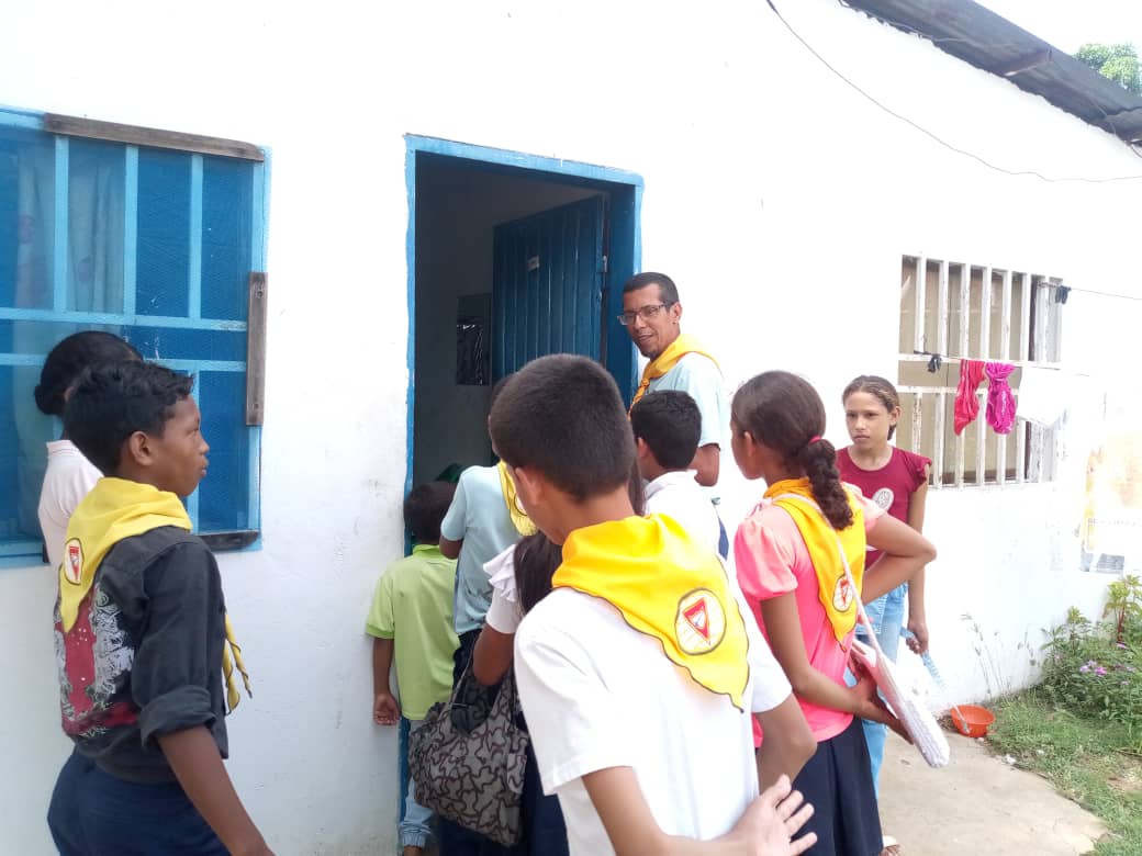 Club de Conquistadores CASA FUERTE de la IASD El Eneal realiza actividad de visitación a hogares de la Comunidad de Las Viviendas. Sábado 23-nov, 2024. #ConCristoando