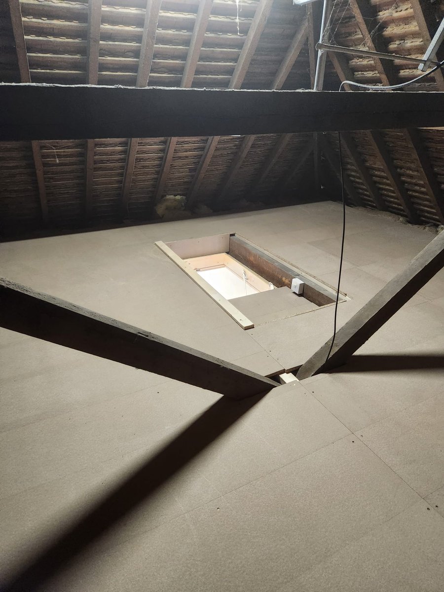 mtll_ng_de_s's tweet image. #BlackFriday is near and #Christmas is coming! 🎁 Running out of space for gifts? 

We can help maximise your home's potential with safe loft solutions. 

Learn more at morethanloftladders.co.uk/branch/derby-n… or call 0800 0359 880.  #LoftStorage #MaximiseSpace #Nottingham #Derbyshire #Sheffield