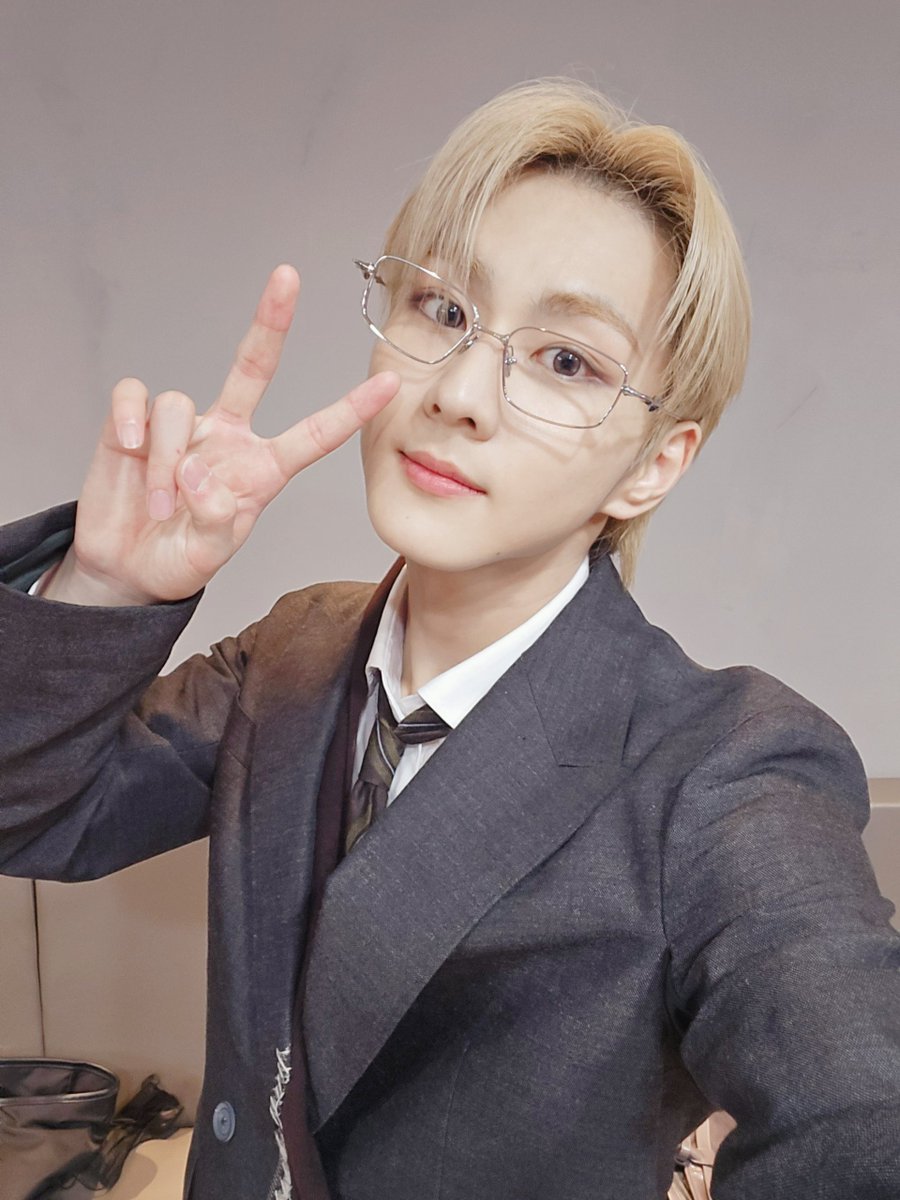 enhypenweverse's tweet photo. [ #정원’s Post ] 241125

#JUNGWON: Did you have a good Monday guys~!!

@ENHYPEN_members @ENHYPEN #ENHYPEN #엔하이픈 https://t.co/169rD36zjX
