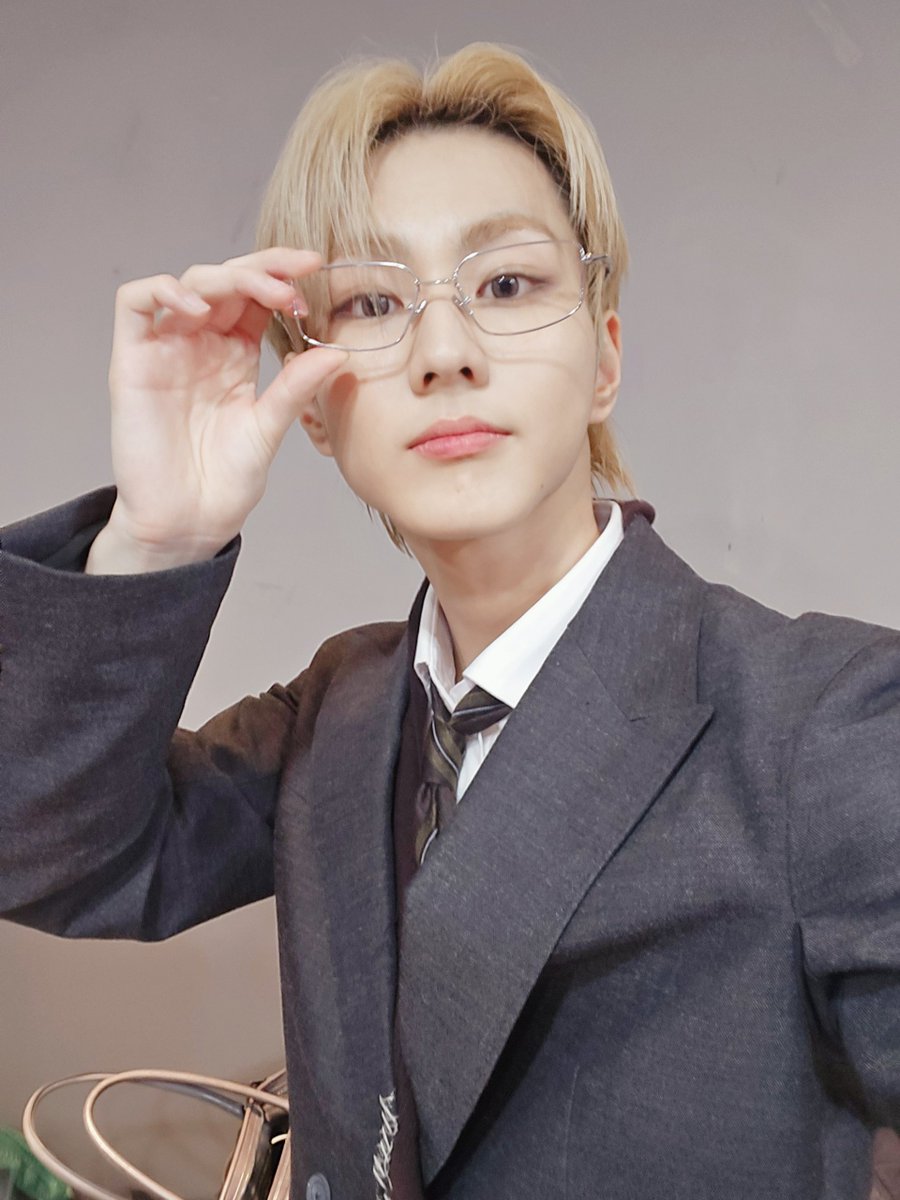 enhypenweverse's tweet photo. [ #정원’s Post ] 241125

#JUNGWON: Did you have a good Monday guys~!!

@ENHYPEN_members @ENHYPEN #ENHYPEN #엔하이픈 https://t.co/169rD36zjX