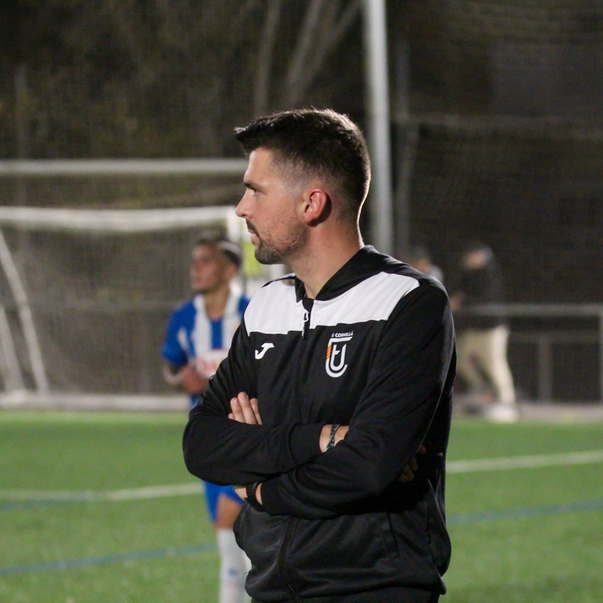 ue_cornella's tweet photo. OFICIAL ✍🏻 • Gerard López se convierte en el nuevo entrenador del Juvenil B. 

ℹ️ El técnico dirigió ayer su primer partido en Liga Nacional contra el @RCDE_La21. 

🟢 ¡Bienvenido y a por todas! 😉

#lnj7 #Ambelverdalcor 💚 https://t.co/l8LZqHT2rS