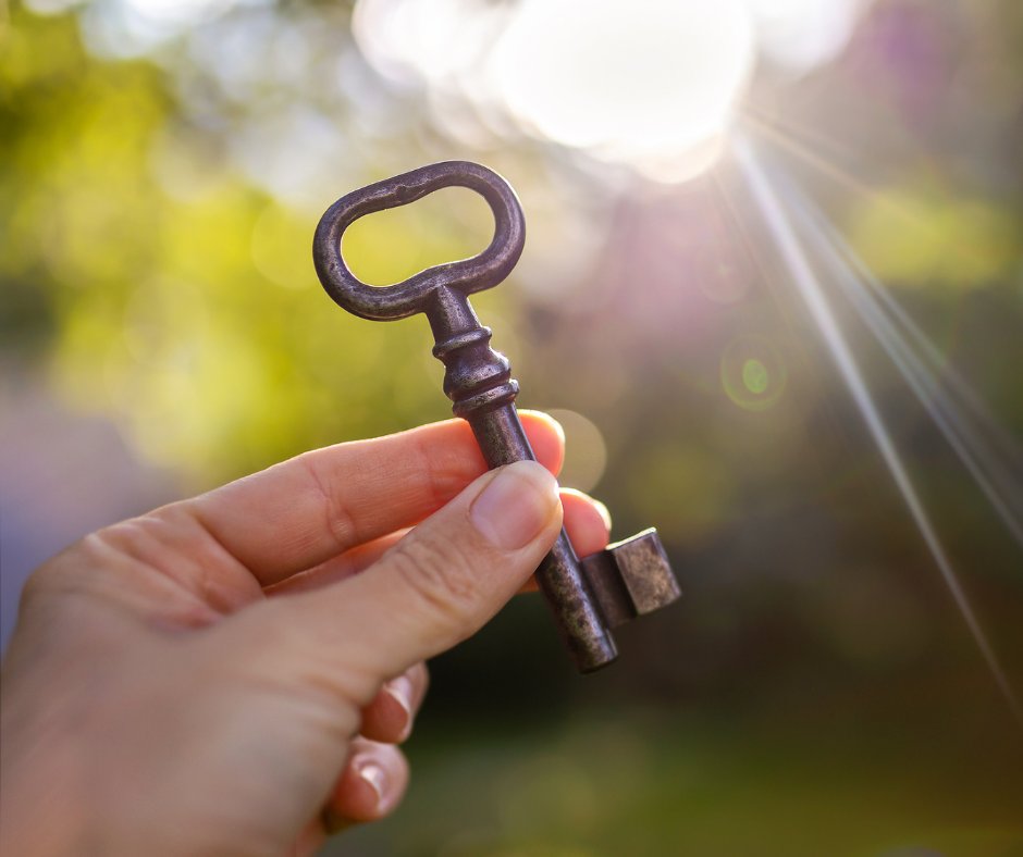 Tu actitud determina tu altitud. Eleva tu mentalidad y el éxito seguirá. #adcara #fundaciónadcara