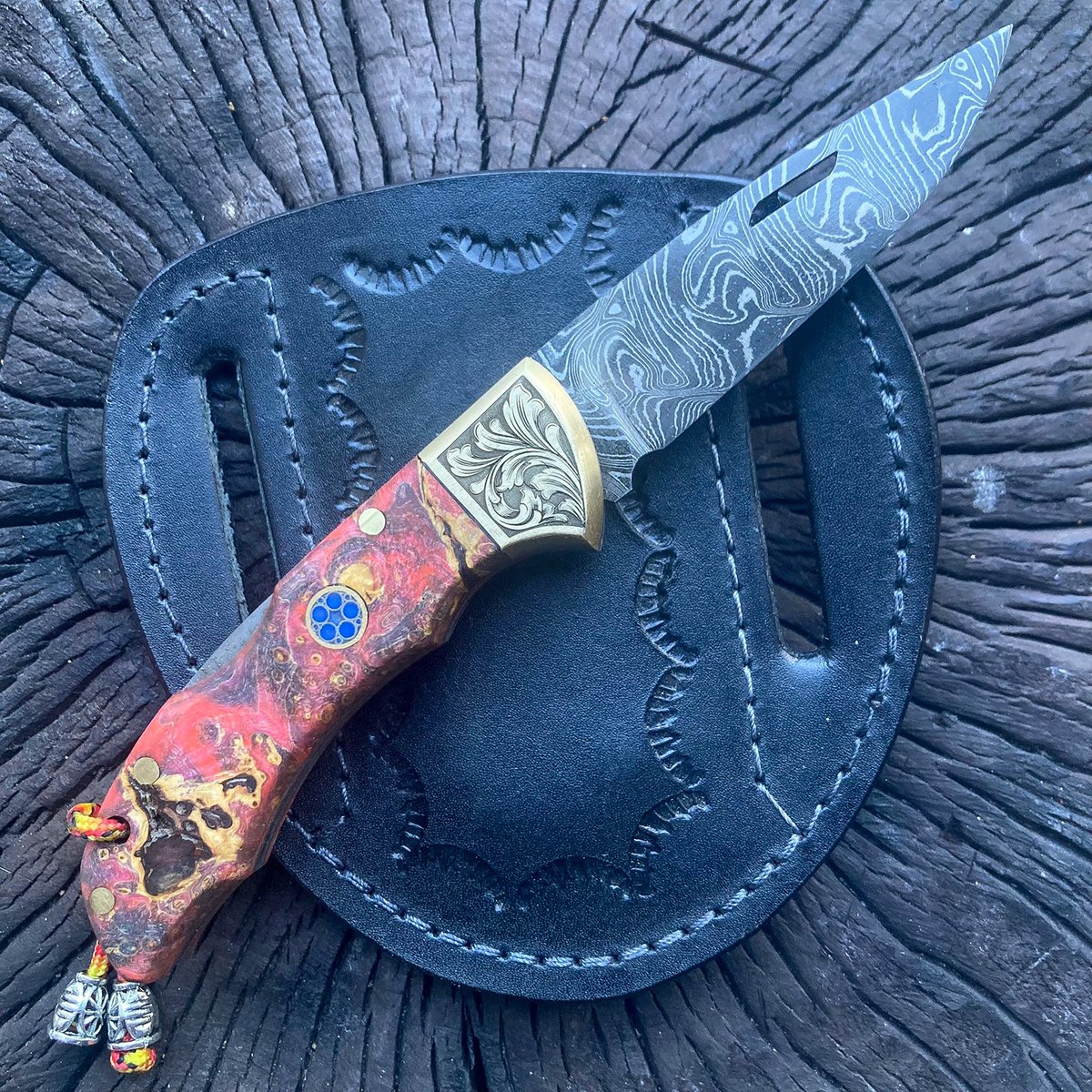 Explore our unique collection of folding Damascus steel knives, perfect for everyday carry and utility. Durable, stylish, and built for any task—shop now!

ottomanswords.com/collections/da…

#damascusknife #damascuspocketknives #damascusfoldingknife