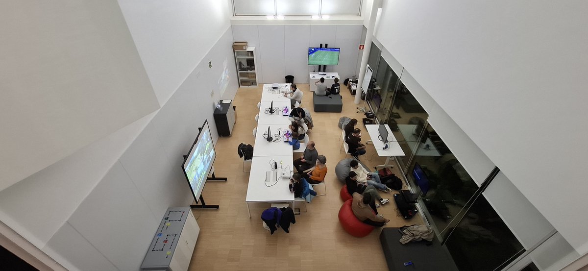 bprahola's tweet photo. 💥Així estava la sala d'informàtica de la #BiblioRahola durant la sessió de #videojocs del divendres. Cap seient buit i moltes ganes de diversió!
🕹️Gràcies per acompanyar-nos-hi!
#BibliotequesCat #InsertCoinRahola #QuèFemALesBiblios #Girona https://t.co/ASVOQw9E1G
