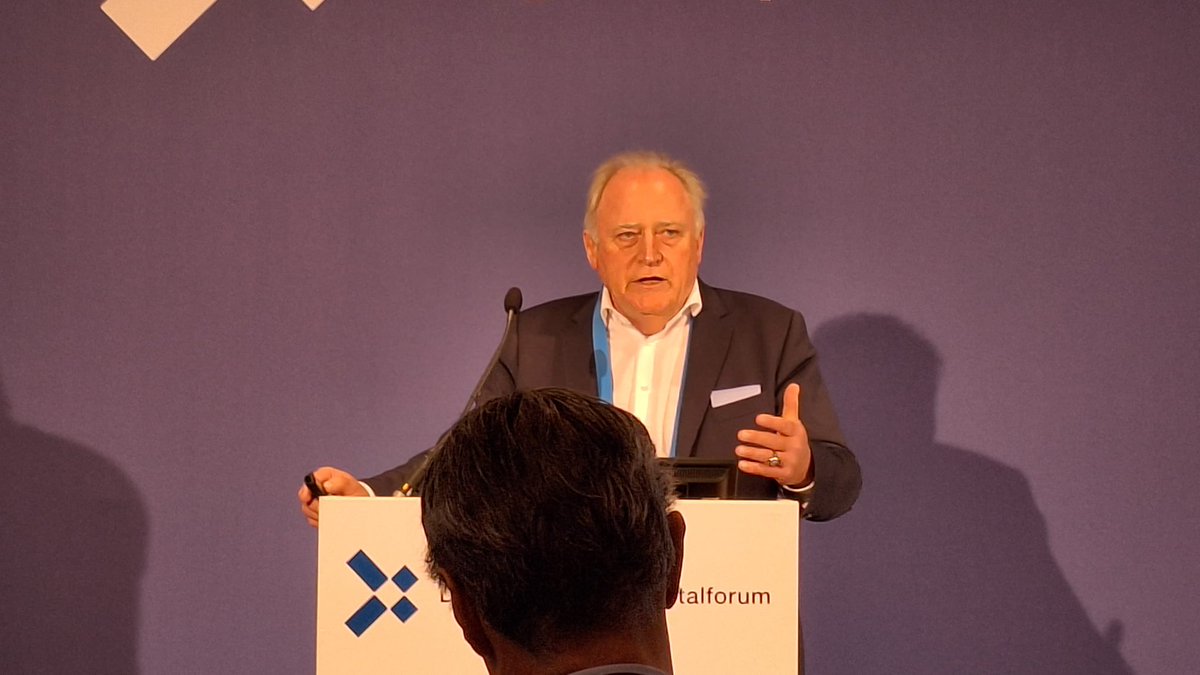 4investors's tweet photo. Das #ekf24 ist gestartet und @4investors ist natürlich dabei. Für Euch vor Ort: @Jo_Stoffels ... wir starten mit Hugo Falter von #Partec. Zum Aktien-Snapshot: https://t.co/jxmHoARbAY https://t.co/pW8HjBckld