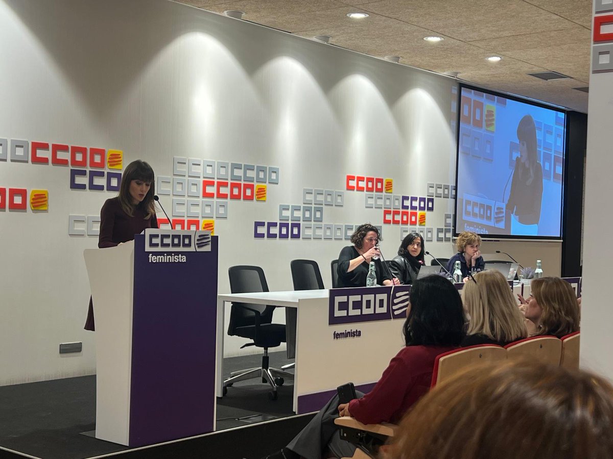 mchabas1's tweet photo. Comença la jornada del 25N de @DonesCCOOCat "Feminisme internacional: per tu, per mi, per totes" denunciant l'esgarrifosa situació de moltíssimes dones al món: assassinats, violacions, repressió, pobresa...
#PerTuPerMiPerTotes
#25nCCOO https://t.co/8VKE05CkVg