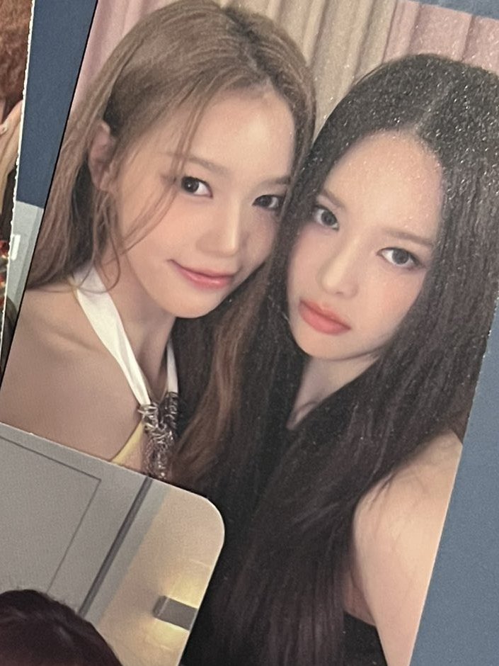 LINDAS! 🤩 Confira os photocards dado as Nayas que compareceram no showcase de hoje.

©️ cxhves

#JEONGSAEBI #정세비 #izna #이즈나