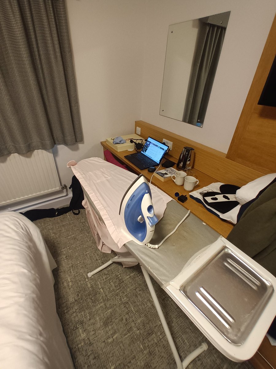 thecat1981's tweet image. It's not all learning, networking and the like, got to look the part too! #looksmartthinksmart #adsoconf24 #BehindTheScenes