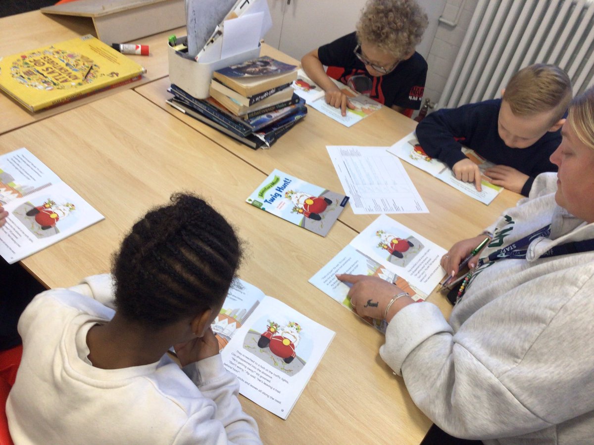 DeltaMerseyYr3's tweet photo. Year 3 are busy doing their fluency reading group activities this morning 😁 @DeltaMersey #MPAReading https://t.co/amkD31URod