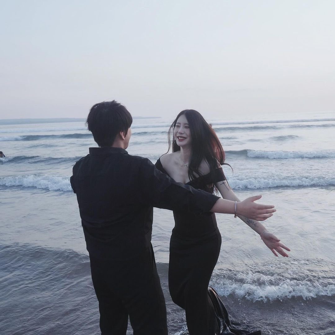 Jiae | 241224

Jiae looks happy and in love in a newly shared photo with her girlfriend:

“Forever”

@/ji.aee
#와썹 #지애 #김지애 #WASSUP #KIMJIAE