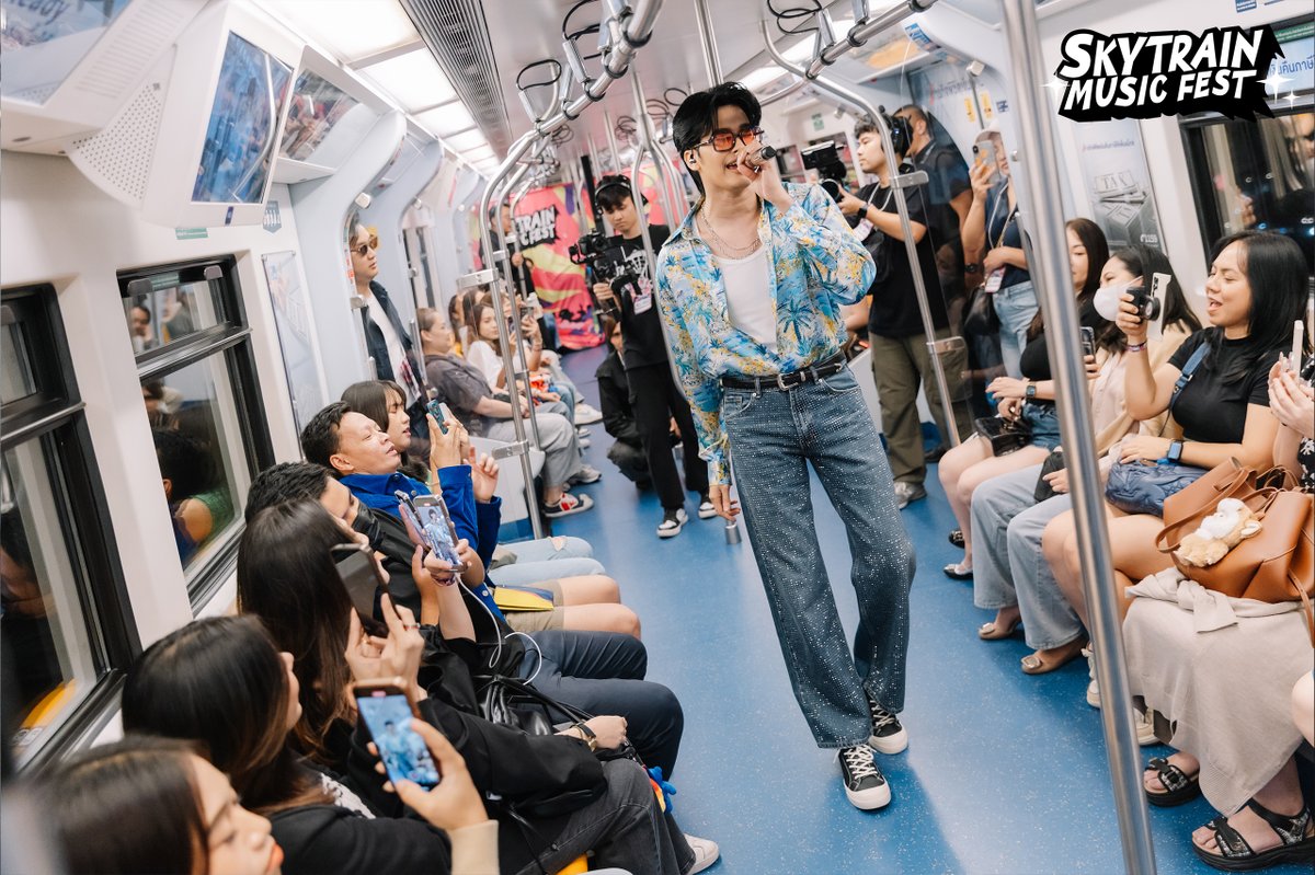 SkytrainFest's tweet photo. ภาพบรรยากาศความสนุกขบวน NONT TANONT ในงาน SkyTrain Music Fest Day 2 (24/11/2024) 🚈

ขอบคุณทุกคนที่มาร่วมเปิดประสบการณ์ใหม่ด้วยกันใน SkyTrain Music Fest ! ✨

#NONTTANONT
#SkyTrainMusicFest #VGI #BTS #GoodthingsHappen #ZaapWorld
#LOVEiSENTERTAINMENT
#KrungthaiAXALife https://t.co/3h6qQ6gExs