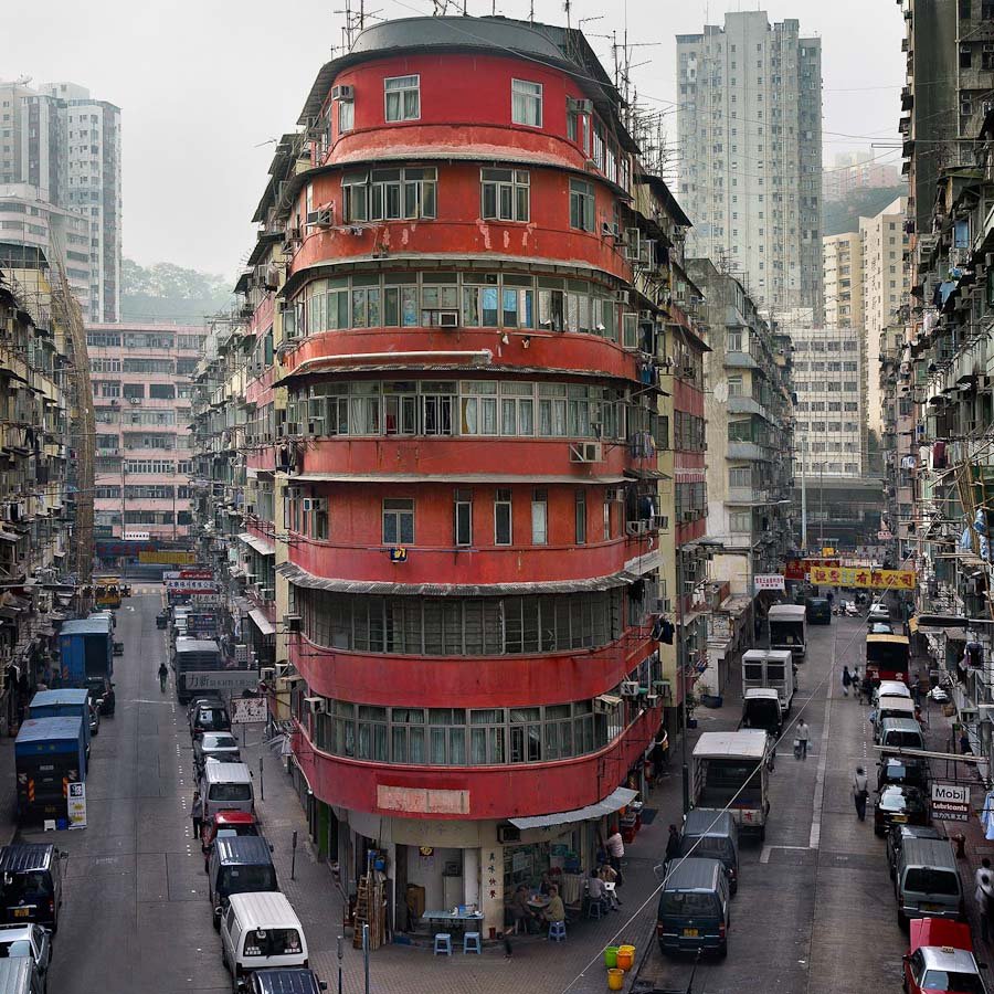 FedeItaliano76's tweet photo. Hong Kong's corner houses as captured by Michael Wolf (1954–2019) https://t.co/1RV6h9wmBZ
