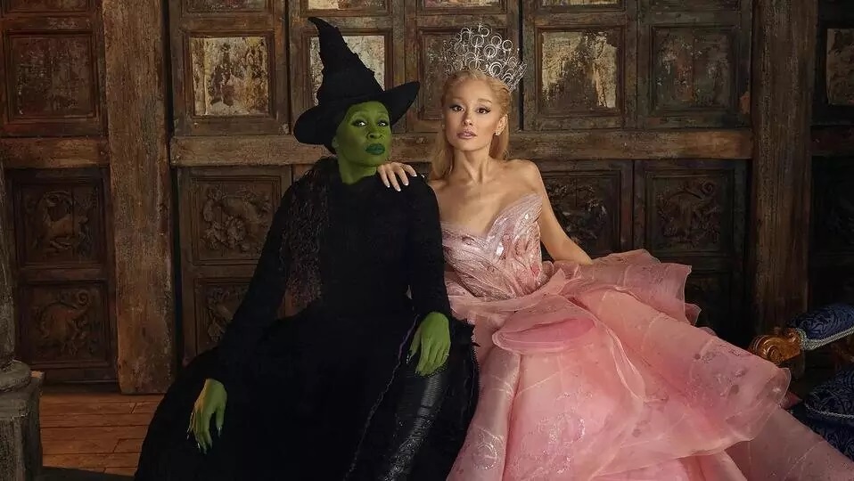 MariaysuMundo's tweet photo. Oficialmente obsesionada. 💚🩷#Wicked https://t.co/0HY3quMyeh