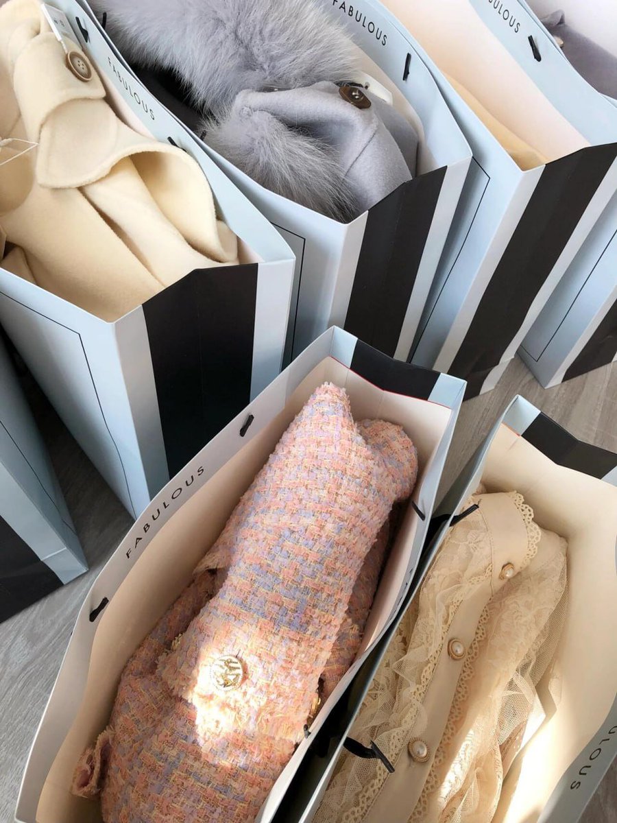 011Flopy's tweet image. “Sweater weather and shopping bags—my favorite kind of winter cardio.”