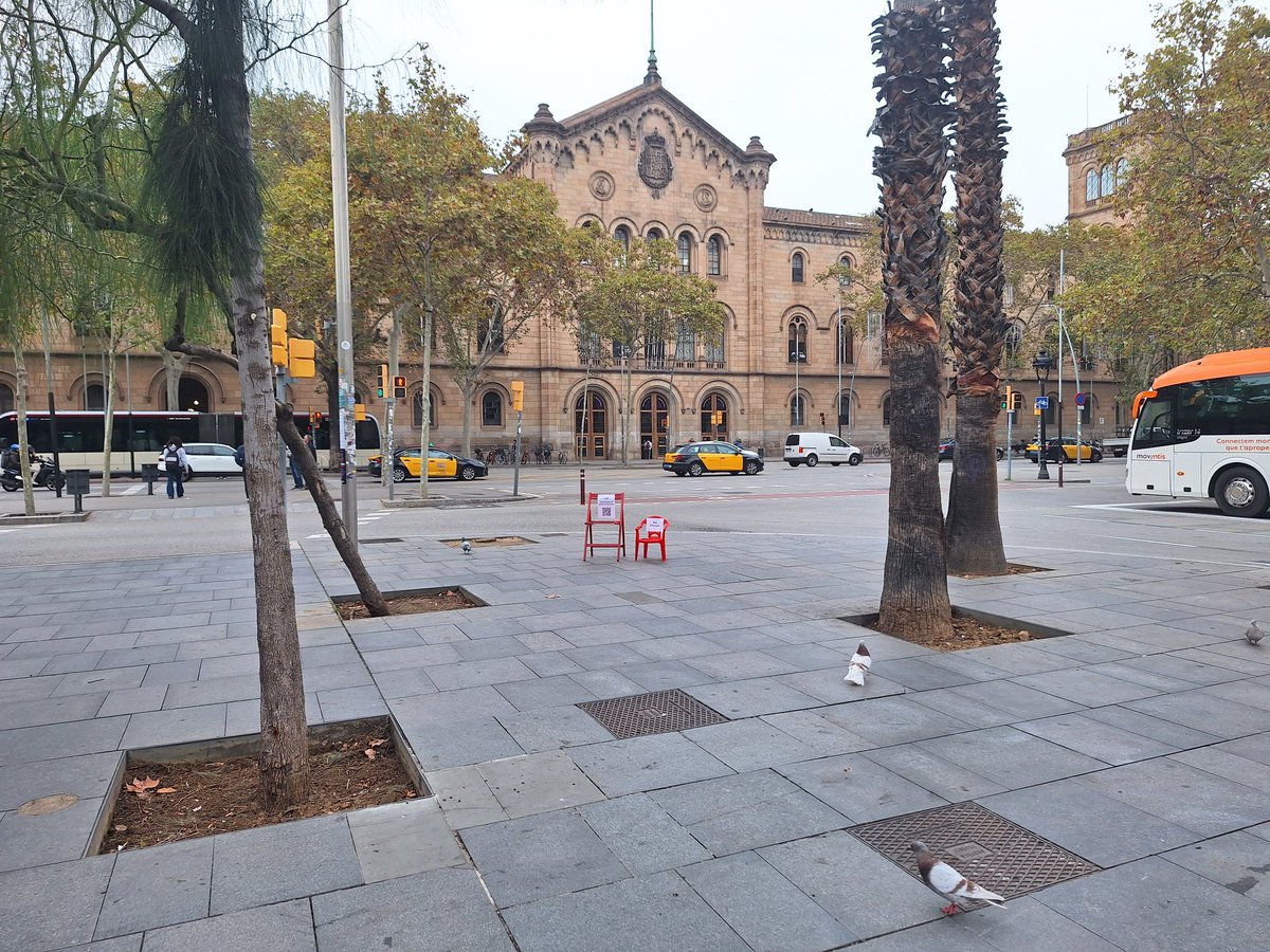 Per la Laila, per la Noa, per tantes i tantes dones i criatures assassinades víctimes de violència masclista. 
No us ho mireu de lluny! #PROUviolènciamasclista