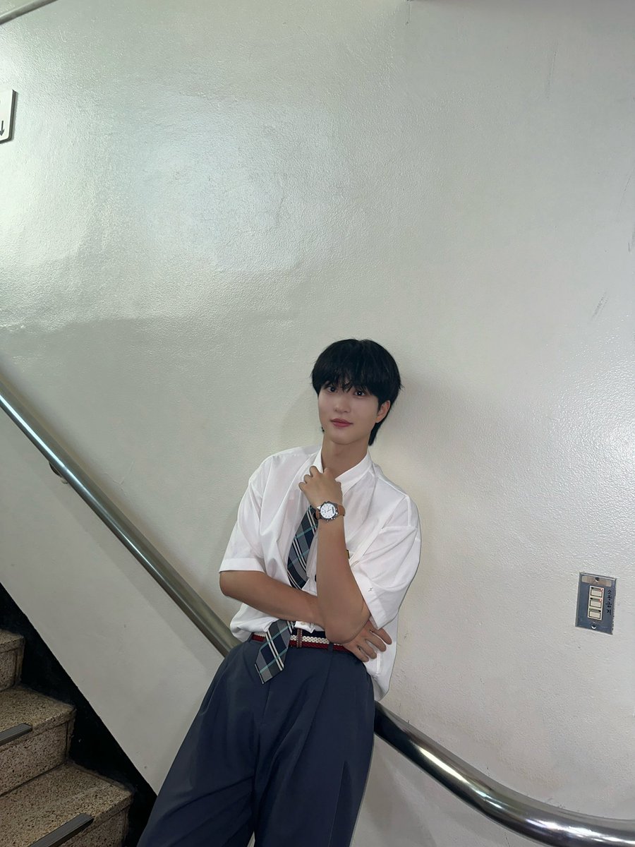 fantasyboys_mem's tweet photo. [#김우석] 

비하인드의 비하인드 📷
월요일 🧚

#FANTASYBOYS #판타지보이즈
#KIMWOOSEOK https://t.co/0715n3bnzu