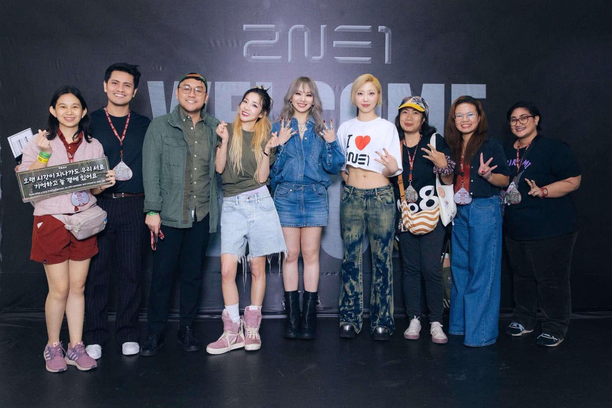 Yung isang admin namin na pinagpala (E di ikaw na!). Hulaan nyo kung sino sya dyan!