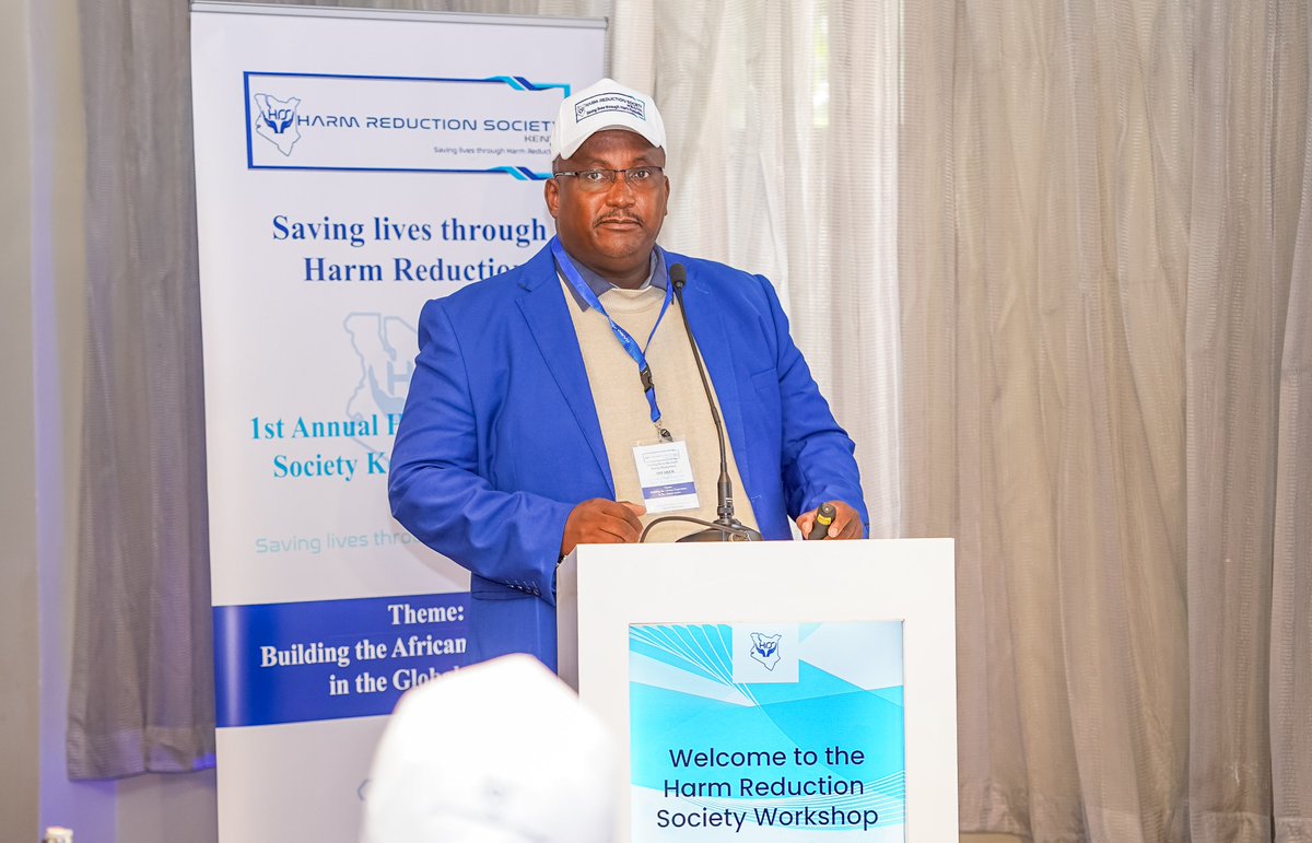 harmreductionke's tweet photo. Dr. Michael Kariuki breaks down the science of nicotine addiction, exploring its neurobiology and behavioral aspects. A deep dive into understanding addiction for better harm reduction strategies. 🧠✨
#NicotineScience #TobaccoHarmReduction #HarmReductionKE https://t.co/Br4l4fnwOw