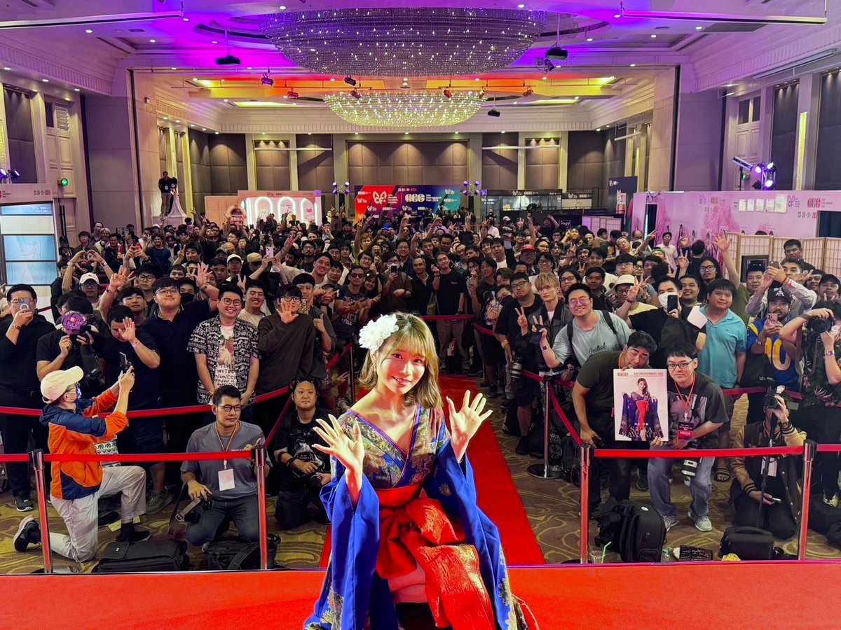 #AEE2024 

タイにて2日間のイベント
ありがとうございました✨

会場が急遽変更になってしまったり
様々ご不便おかけしたと思いますが

集まって下さったファンの皆さん
本当にありがとうございました🥲🤍

色んな国の方に応援して貰えることが
ほんとに光栄に思います...💐

またお会いできますように🩷