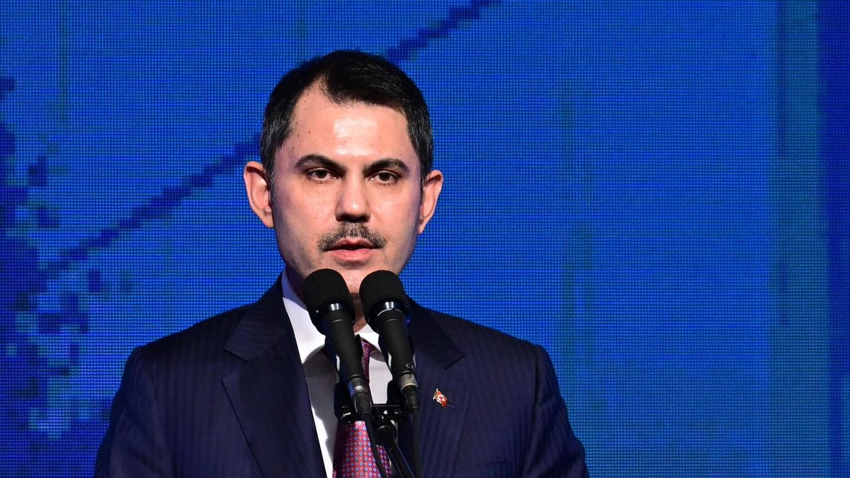 Sol__Yumruk's tweet photo. AKP’li Bakan Murat Kurum:

🔵Seçimden önce: “Her mahalleye çocuklarımız için kreş hizmeti götüreceğiz.”

🔵Seçimden sonra: “Kreşleri kapatıyoruz.!” https://t.co/mzZ6PC9WGe