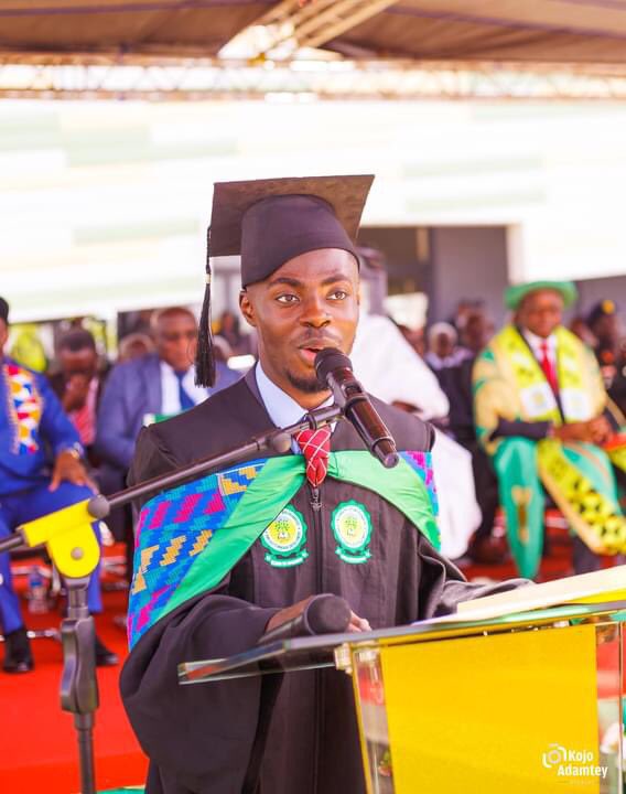 VoiceOfUESD_'s tweet photo. Maxwell Boakye is the Valedictorian of the UESD 1st Congregation held on 23/11/24. He studied Environment and Public Health and had an average grade point of 4.0. The 22 year-old swept 10 out of the 23 awards sponsored by individuals and organisations.
#UESD24
#HOPE24 https://t.co/RVQoxTnzm1