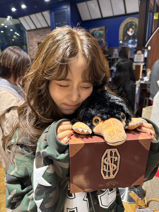 SpainCsr's tweet photo. [#YUNA]
El segundo cumpleaños de MAEUM🥺💜 
¡Felicidades, felicidades!

#CSR #첫사랑 #유나 https://t.co/geAKEKlD3C