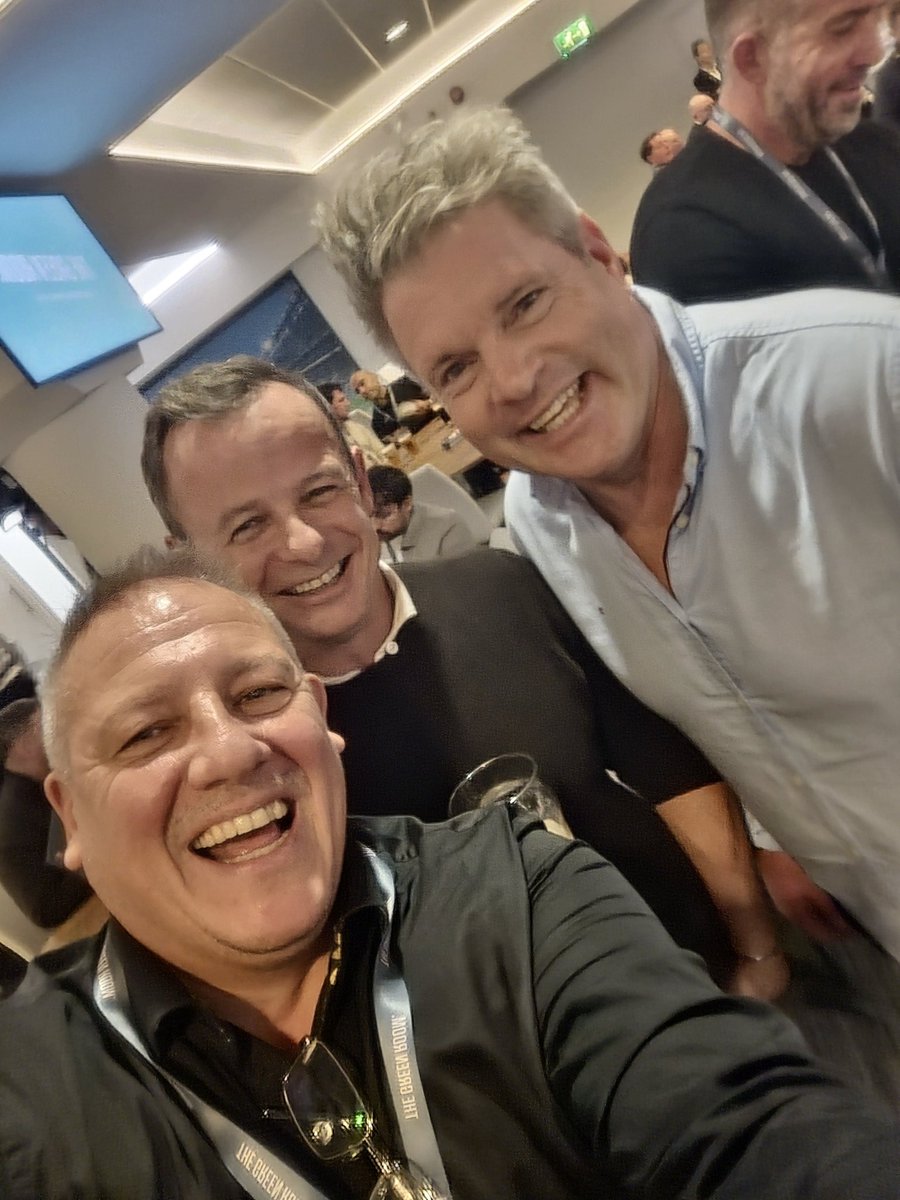 71tony_m's tweet photo. What an absolute day at Twickenham hospitality for the rugby, meeting Mike Tindall, Austin Healey, Lawrence Dallaglio and hosted by the amazingly funny Mark Durden Smith
#TGRLive 
And even bumped into Simon Le Bon what a legend
#lovinglife #workhardplayerharder https://t.co/Ao8xXn7BES