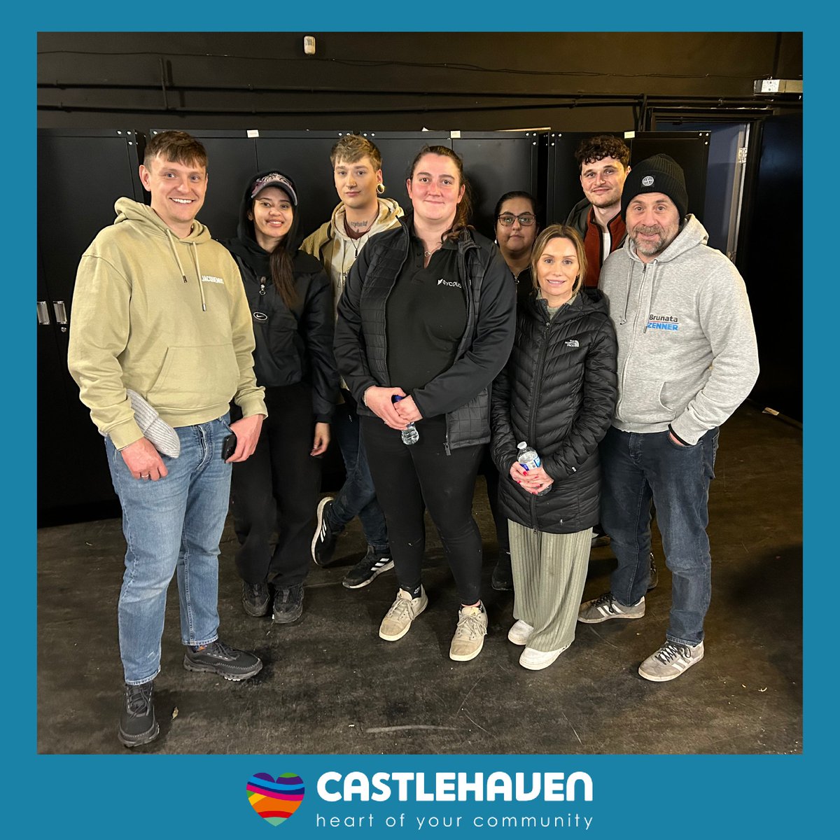 Sycous's tweet photo. Last Week, some of the Sycous team volunteered at Castlehaven Community Association in Camden Town. We did some gardening, cleaned up the leaves in the park and packed food parcels at the food bank for families in need. It was a great experience &amp; we'd love to do it again! https://t.co/OCNHhe9dD7