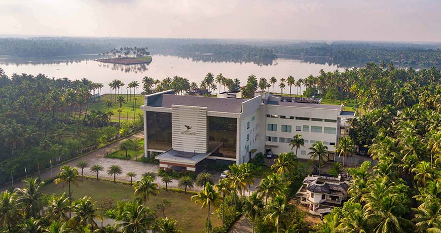 keralaholidays.com/hotels/Blue-Se…