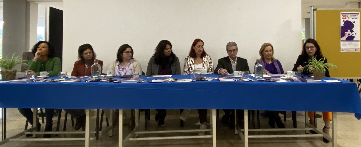 martaoleac's tweet photo. Café tertulia con mesa redonda de un gran grupo de mujeres en la rotonda de la @ETSISIupm para charlar acerca de la violencia machista. 

Prevenir, concienciar, proteger. 

#25Noviembre  
#ViolenceAgainstWomen 
#violenciacontralasmujeres https://t.co/7gxnULoHjw
