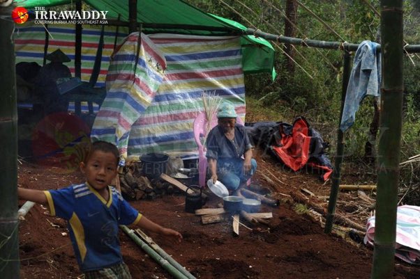 FNCCBurma's tweet photo. All residents of Pikin Khawkhu Village have been forced to flee fighting between the regime and resistance groups around Mobye town in southern Shan State since early November. Food and tents are urgently needed for them, said the village head. Photo: CJ #WhatHappeningInMyanmar https://t.co/jS70DiBymG