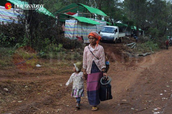 All residents of Pikin Khawkhu Village have been forced to flee fighting between the regime and resistance groups around Mobye town in southern Shan State since early November. Food and tents are urgently needed for them, said the village head. Photo: CJ #WhatHappeningInMyanmar