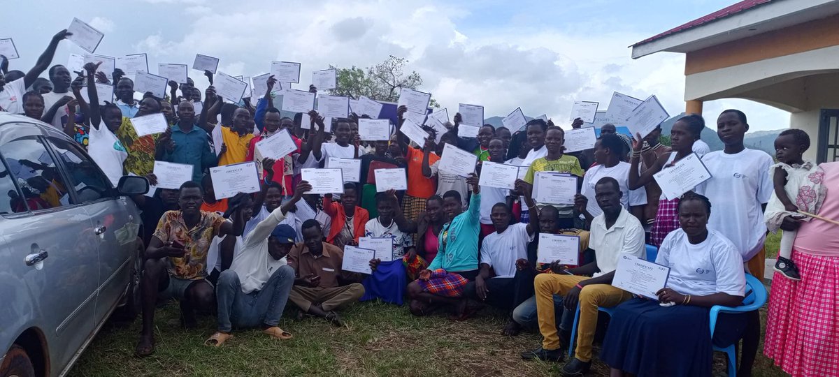 ict4farmers's tweet photo. We wrapped five days of the Digital Skills Training for farmers in Maracha, Karenga, Pakwach, and Koboko districts where we trained over 428 farmers. In Maracha, Okang Daniel LC3 Chair Person led the awarding of certificates. @UCC_Official @MoICT_Ug @MAAIF_Uganda @unffe @UnffeP https://t.co/QciaZVCExr