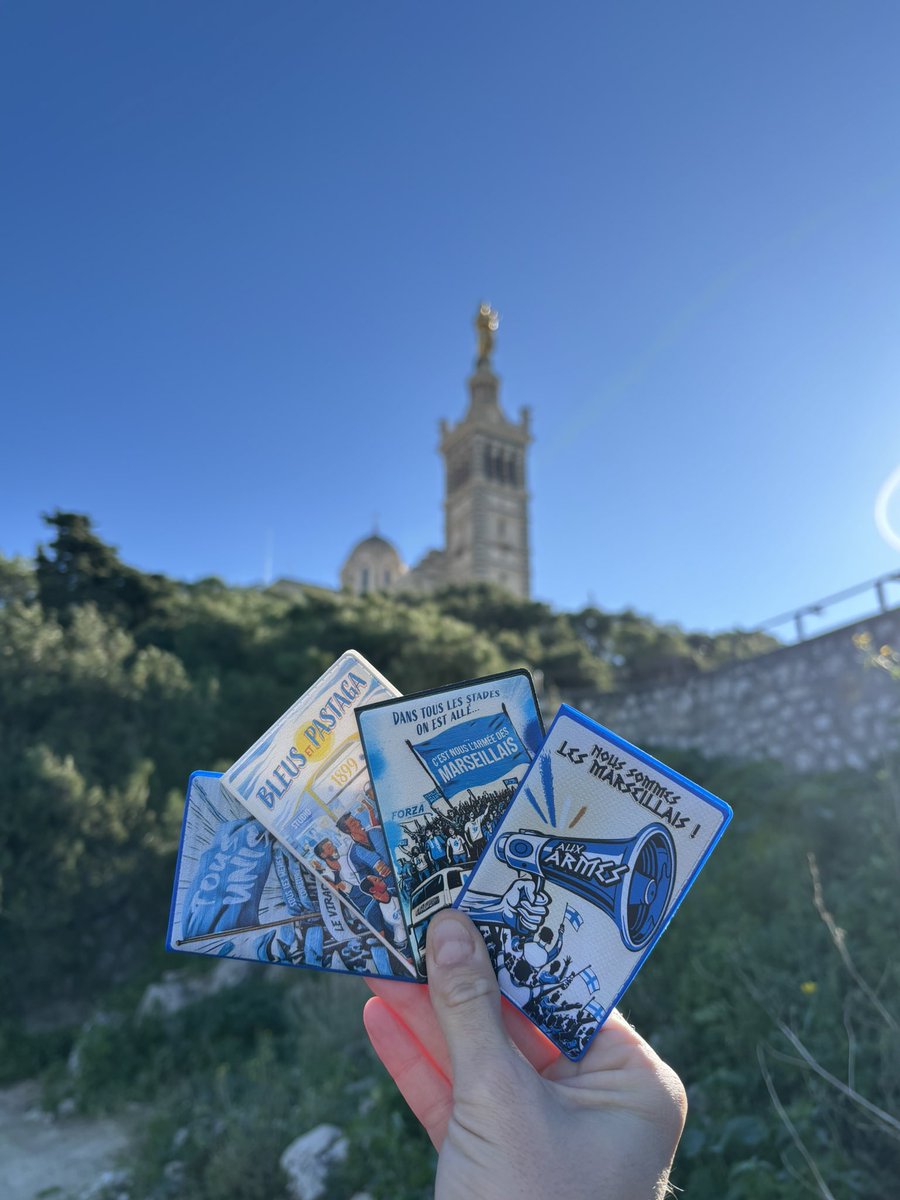 studio1899's tweet photo. 🔵 Studio 1899 est lancé !
Découvrez nos porte-cartes exclusifs, pensés pour les supporters marseillais 💙⚪
Pratiques, élégants, et inspirés par l’âme de Marseille.
📦 Disponibles dès maintenant sur 👉 https://t.co/qr7TVnU4GG
#Studio1899 #Marseille #teamOM https://t.co/Zc3Me7S0Ge