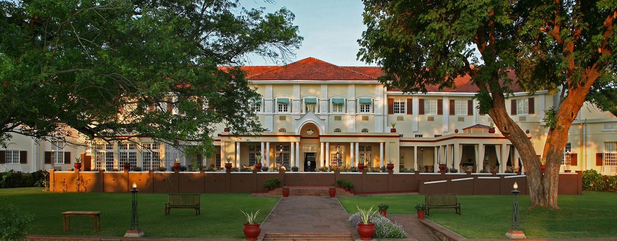 VICTORIA FALLS HOTEL WINS ENVIRONMENTAL STEWARDSHIP AND IMPACT AWARD
Read more on the link below:
destinationzw.com/victoria-falls…
#tourism #VisitZimbabwe #victoriafallszimbabwe #victoriafalls #victoriafallshotel #destinationzwmagazine #Zimbabwe #travelzimbabwe