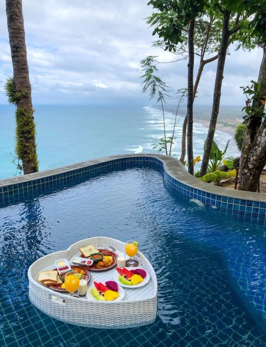 Widino's tweet photo. Di Jogja tuh ternyata banyak ya hotel &amp; resort yg view-nya ke pantai selatan Jogja. Pengen bgt cobain, selama ini staycation selalu cari yg view gunung haha.

Gw punya wishlist hotel view pantai di Jogja. Silakan di like &amp; bookmark, yg punya rekomen lain bisa drop di reply 🙏 https://t.co/E9C5VV6tVG