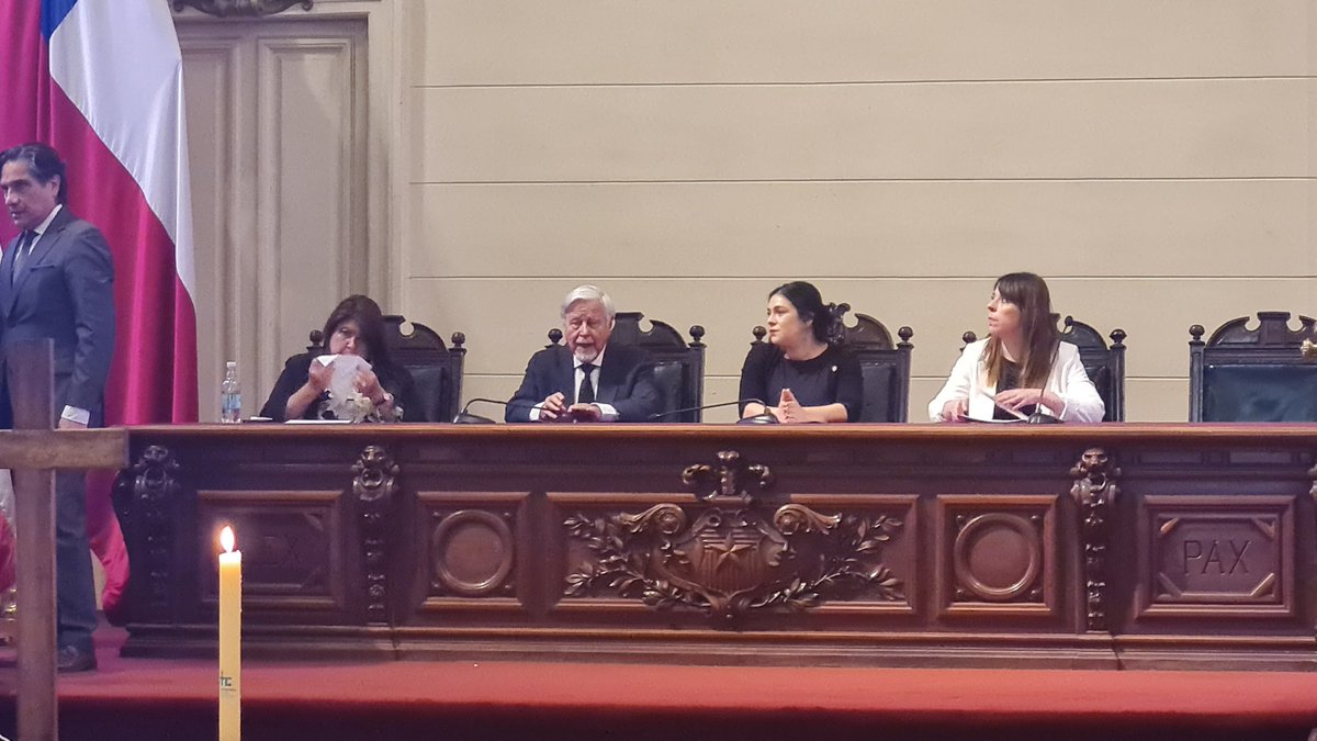 Al <a href="/elfrente_amplio/">Frente Amplio Chile</a>, a su directiva y a sus militantes, sólo decirles que sería de justicia y un acto de honorabilidad institucional, el cumplir la voluntad de la <a href="/DiputadaBulnes/">Mercedes Bulnes</a>.