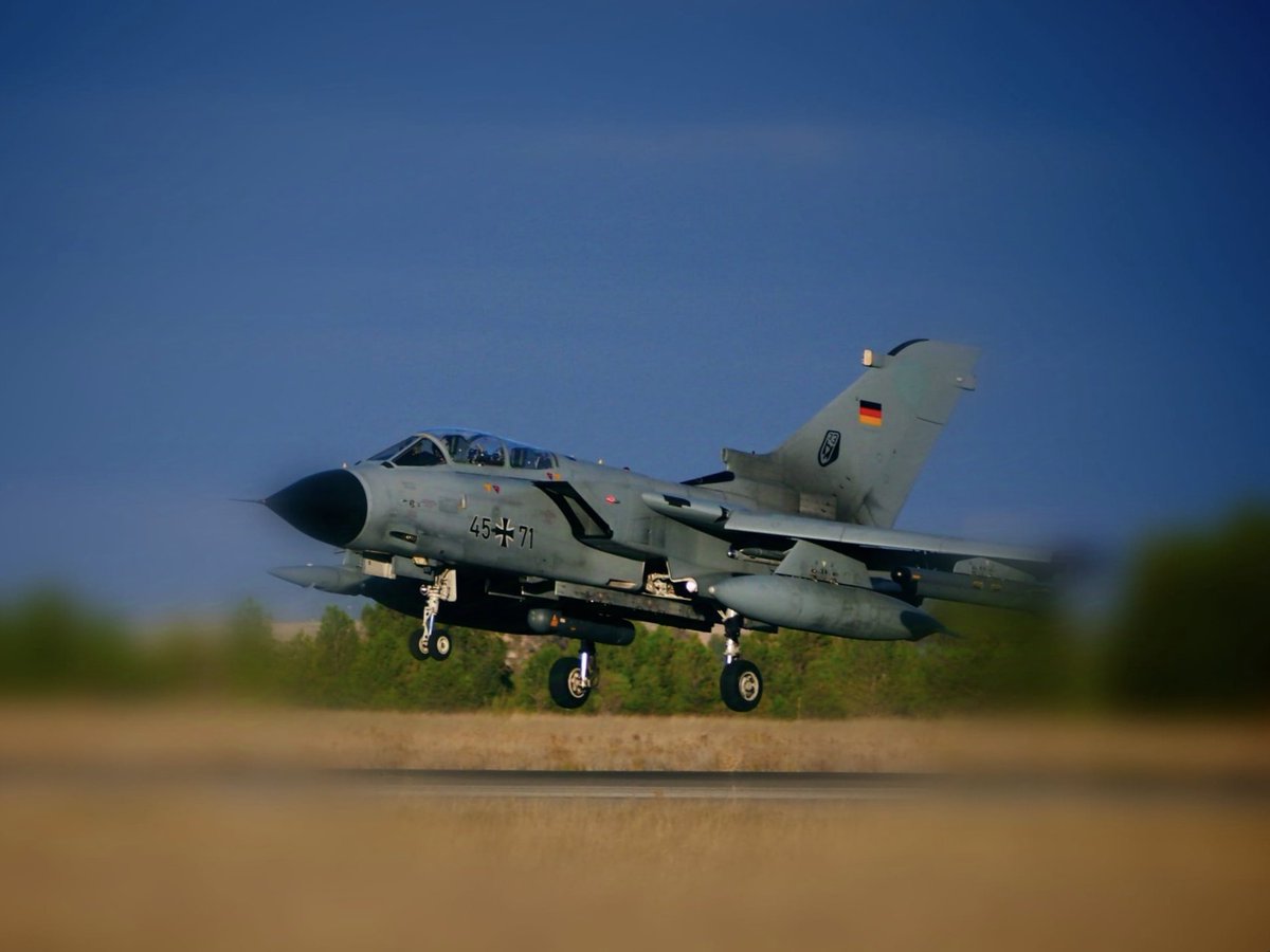 FOTOgrAAMA's tweet photo. #BuenosDias despegamos el #Lunes con más fotos del #TLP en #Albacete

Tornado &amp; Eurofighter @Team_Luftwaffe

#aviation #avgeek #tacticalleadershipprogramme #aviationphotography #spotting #spotter #planespotting #Military
#aviationlovers #aviationdaily 

📷 Cortesía @JuanSrcj63 https://t.co/3ttzSWUFaY