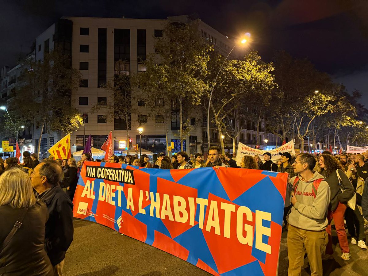 La Dinamo Fundació (@ladinamo_) on Twitter photo 💥Encara assimilant tot el que es va viure el #23N
👏Manifestació històrica que obre un canvi d'etapa
✊Des del sector de l'habitatge cooperatiu <a href="/XES_cat/">Xarxa d'Economia Solidària de Catalunya</a> reivindiquem #AbaixemElsLloguers i que es garanteixi el dret a l'habitatge 🏘
🙅♀️S'HA ACABAT ESPECULAR! 💥Encara assimilant tot el que es va viure el #23N
👏Manifestació històrica que obre un canvi d'etapa
✊Des del sector de l'habitatge cooperatiu <a href="/XES_cat/">Xarxa d'Economia Solidària de Catalunya</a> reivindiquem #AbaixemElsLloguers i que es garanteixi el dret a l'habitatge 🏘
🙅♀️S'HA ACABAT ESPECULAR!