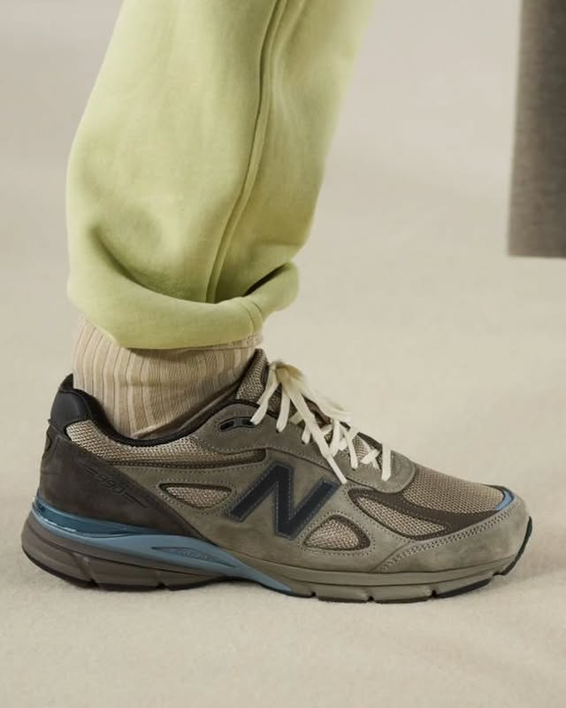 2024年 12/13 発売予定】 AURALEE × New Balance U990 AL4/AR4