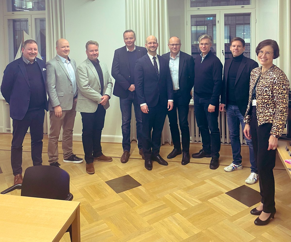 Terveysverotus oli muun muassa aiheenamme tänään. Hyvää keskustelua!