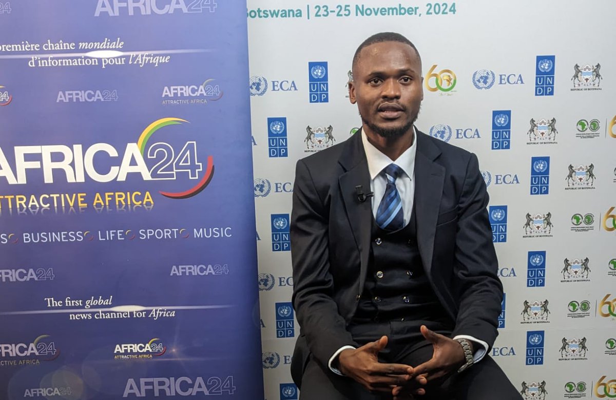 AFRICA24TV's tweet photo. AFRICA 24 TV - AFRICAN ECONOMIC CONFERENCE - Gaborone, Botswana.  

Entretien avec Fabrice Ewolo Bitoto, Doctorant à Faculté des Sciences Économiques de l'Université de Dschang, au Cameroun.

Sa thèse de doctorat porte sur le financement des secteurs sociaux à partir des ressources naturelles en Afrique. Ses recherches portent sur les Ressources naturelles, l'Économie Politique et l'Énergie. 

Il participe à la conférence économique africaine, comme Jeune Chercheur pour présenter un travail mettant en relation la rente des ressources naturelles et les conflits en Afrique.

Entretien exclusif à suivre en intégralité sur notre plateforme myafrica24 (Google Store), sur Africa 24 English chaîne 176 du bouquet Canal+Afrique et sur https://t.co/tKidPMIfHu