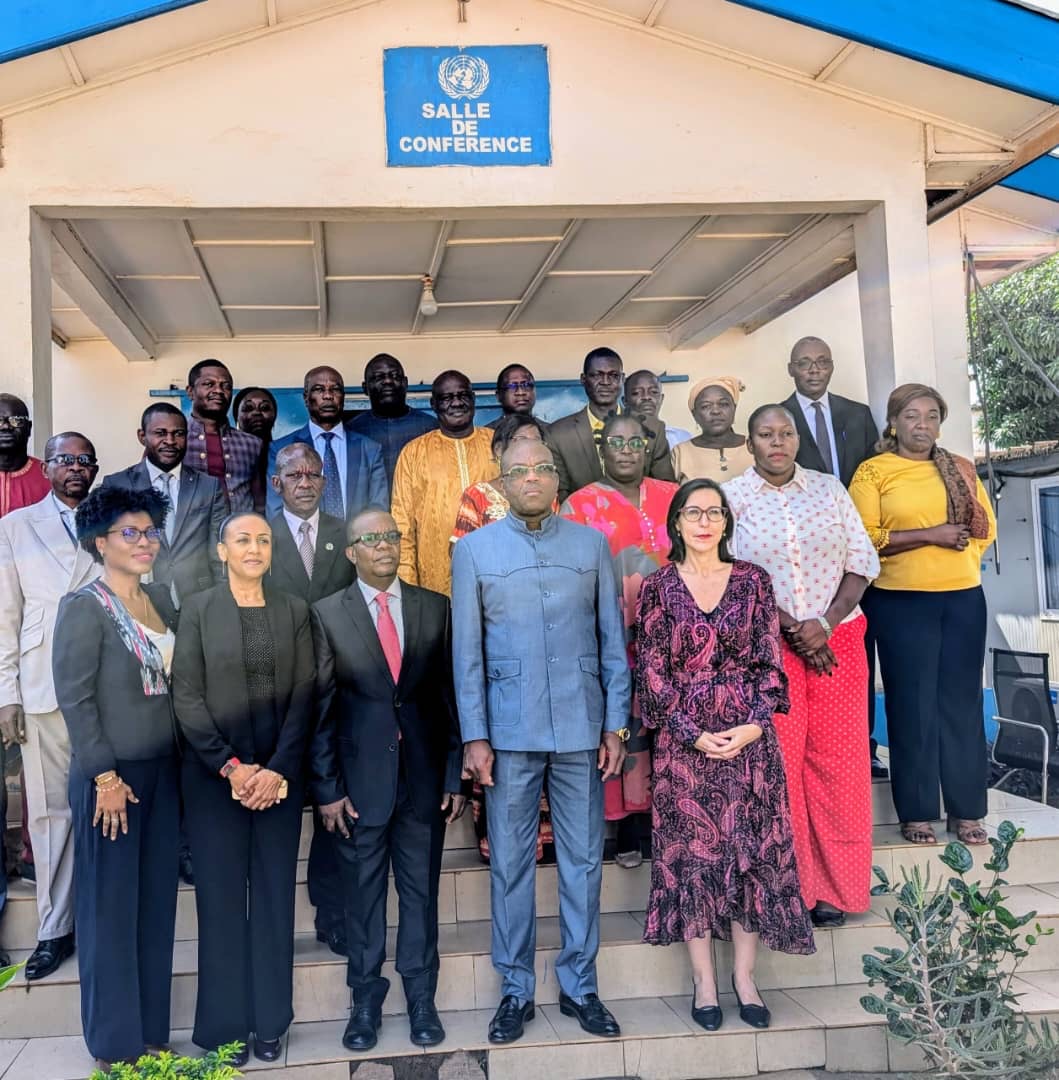 PAkiwumi's tweet photo. @UNCTAD &amp; partners met with local stakeholders for a national consultation workshop in Bangui on 21 November, fostering insights &amp; collaboration around Central African Republic small businesses’ participation in regional trade.

🔗https://t.co/L85byHEJiw. https://t.co/GrU7tz7JqY