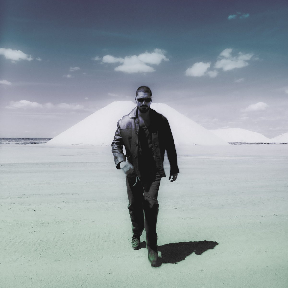 pré-commande disponible le 28 novembre à 12H