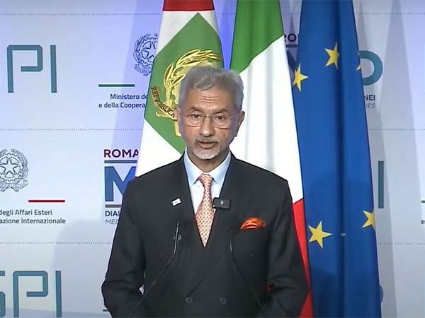 ani_digital's tweet photo. New element of India-Mediterranean ties will be connectivity; IMEC can be game changer": Jaishankar at MED Dialogues
Read @ANI Story | https://t.co/2H4VwveVWJ
#EAMJaishankar #MEDDialogues #Italy https://t.co/5fP42c7pIf