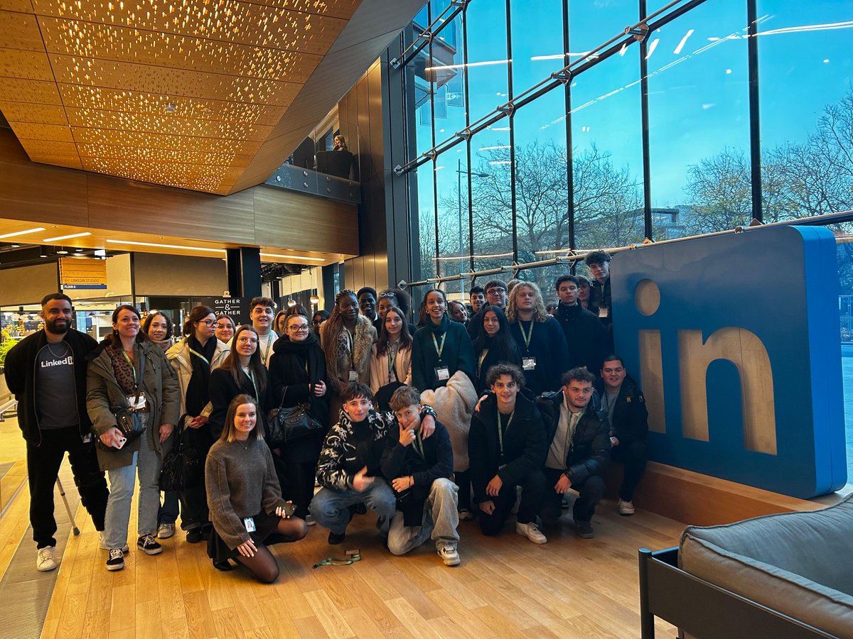 clermont_sb's tweet image. ✈🍀 Clap de fin d’une immersion au cœur de la capitale européenne du digital pour nos étudiants en 1e année de Bachelor Digital Marketing &amp;amp; E-Commerce Management en #DigitalWeek ! Retour en images ⤵