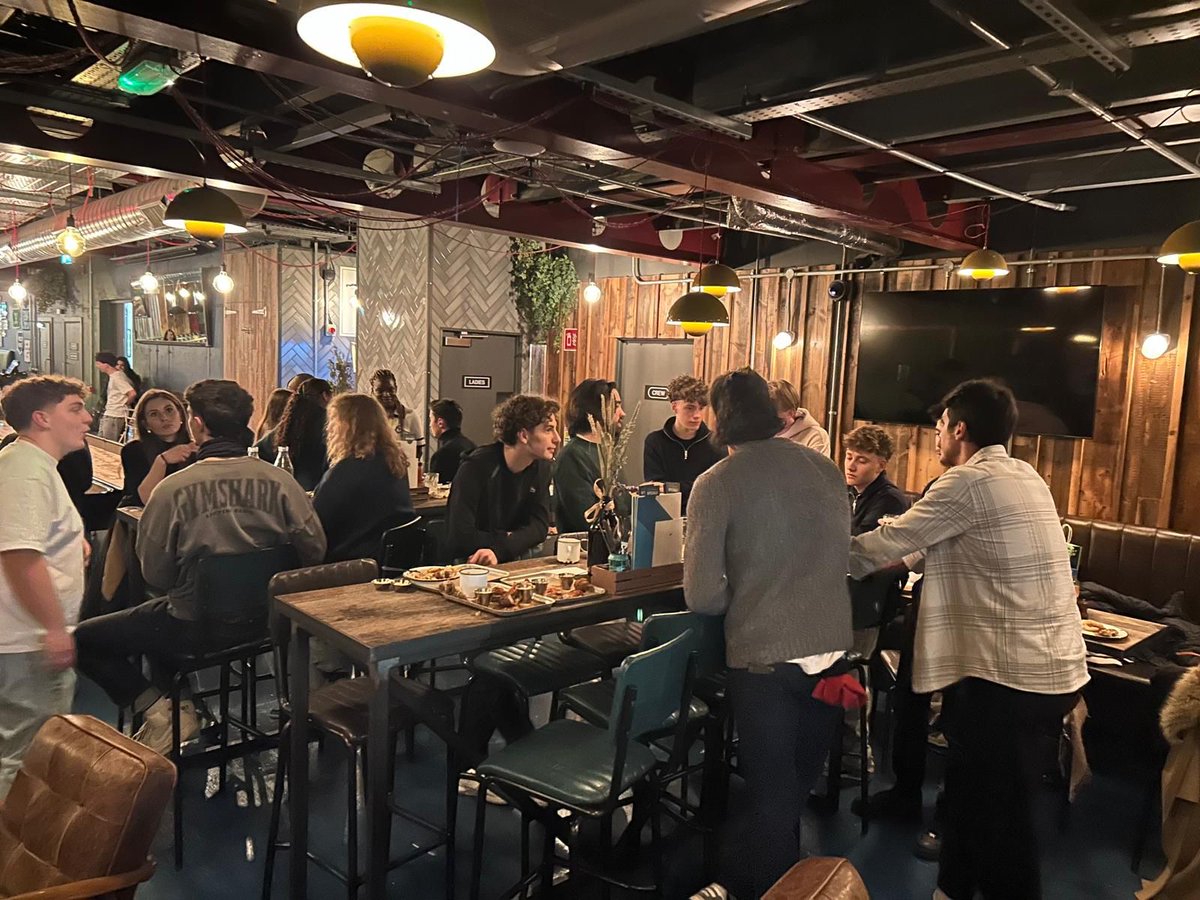 clermont_sb's tweet image. ✈🍀 Clap de fin d’une immersion au cœur de la capitale européenne du digital pour nos étudiants en 1e année de Bachelor Digital Marketing &amp;amp; E-Commerce Management en #DigitalWeek ! Retour en images ⤵