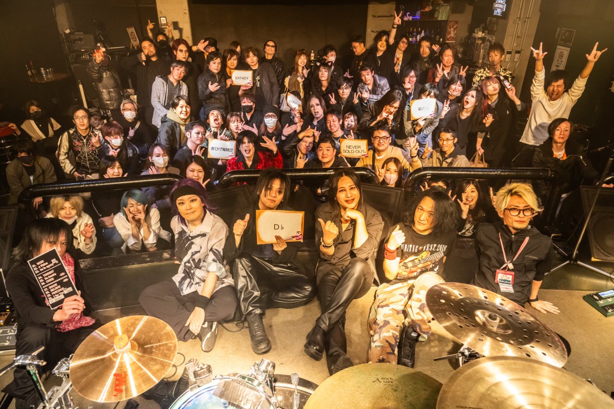 MOHANAK_info's tweet photo. 【コピパンダ‐ LUNASEA ONLY 2‐終了!】
"あ~楽しかった!"この一言に尽きます。
最強のミュージシャンと最高のオーディエンスで創り上げた、ルナティックなイベントでした!
プレイハウスへ日頃の感謝と、42周年のお祝いを込めて、来年春に続編となるvol.3 & 4開催決定!
photo by Aya @sai_llium https://t.co/E9zw5iKl9K