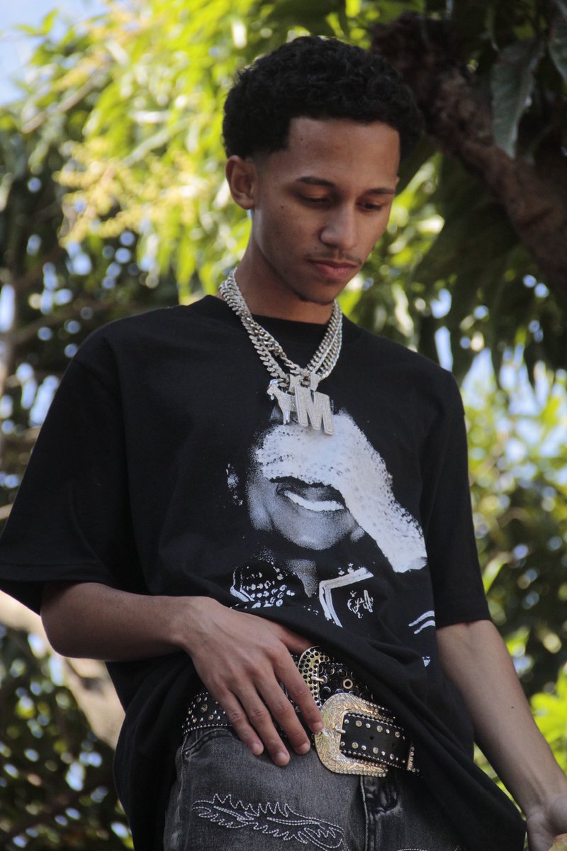 dafabi_'s tweet photo. chegamos na semana do álbum 💿⏳ https://t.co/0IWE1tSbB6